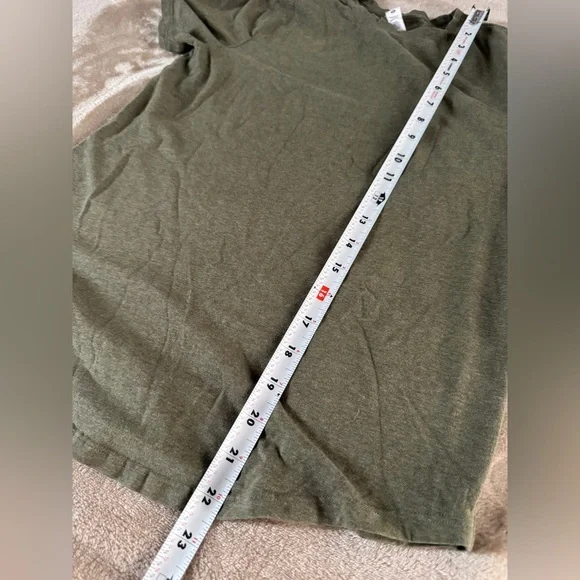 Lululemon Olive Green Tee Minimalist Athleisure Active Top XS S - Picture 7 of 9